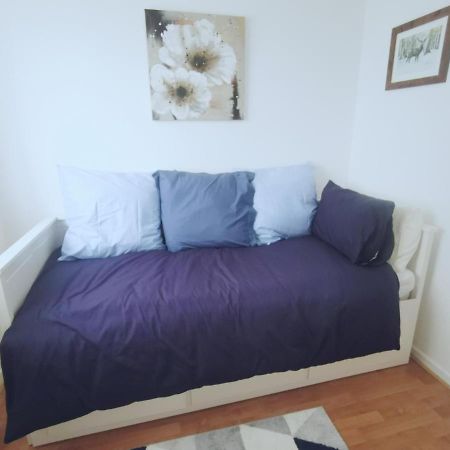 Room In A Friendly Home In A Quite Neighborhood Of Cardiff Exterior foto