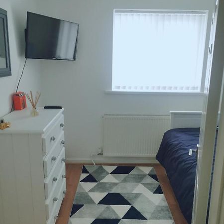 Room In A Friendly Home In A Quite Neighborhood Of Cardiff Exterior foto